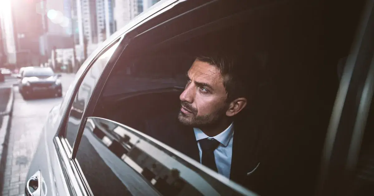 Hire an English-Speaking Chauffeur for a Hassle-Free Dubai Airport Transfer